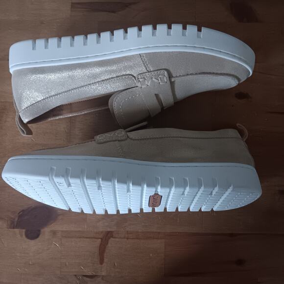 Vionic Women's Uptown Slip-On Penny Loafers Gold Shimmer Suede Size 7 W - Picture 6 of 9